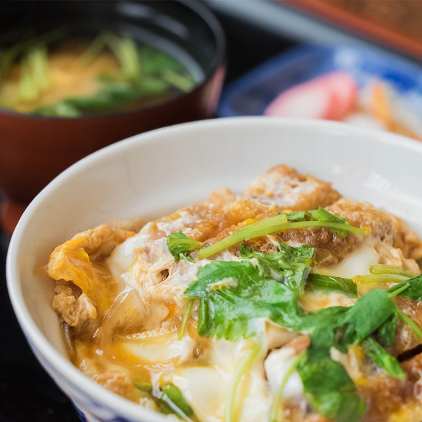 白金豚のかつ丼の写真(岩手県花巻市)